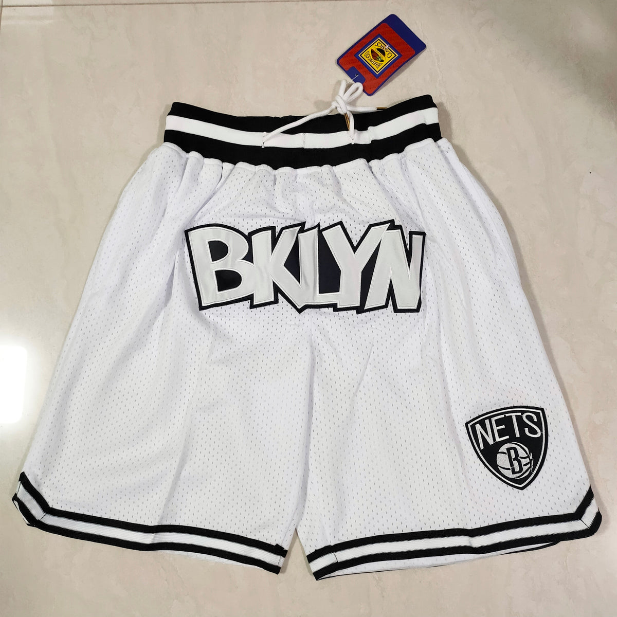 Pantalones blancos de red