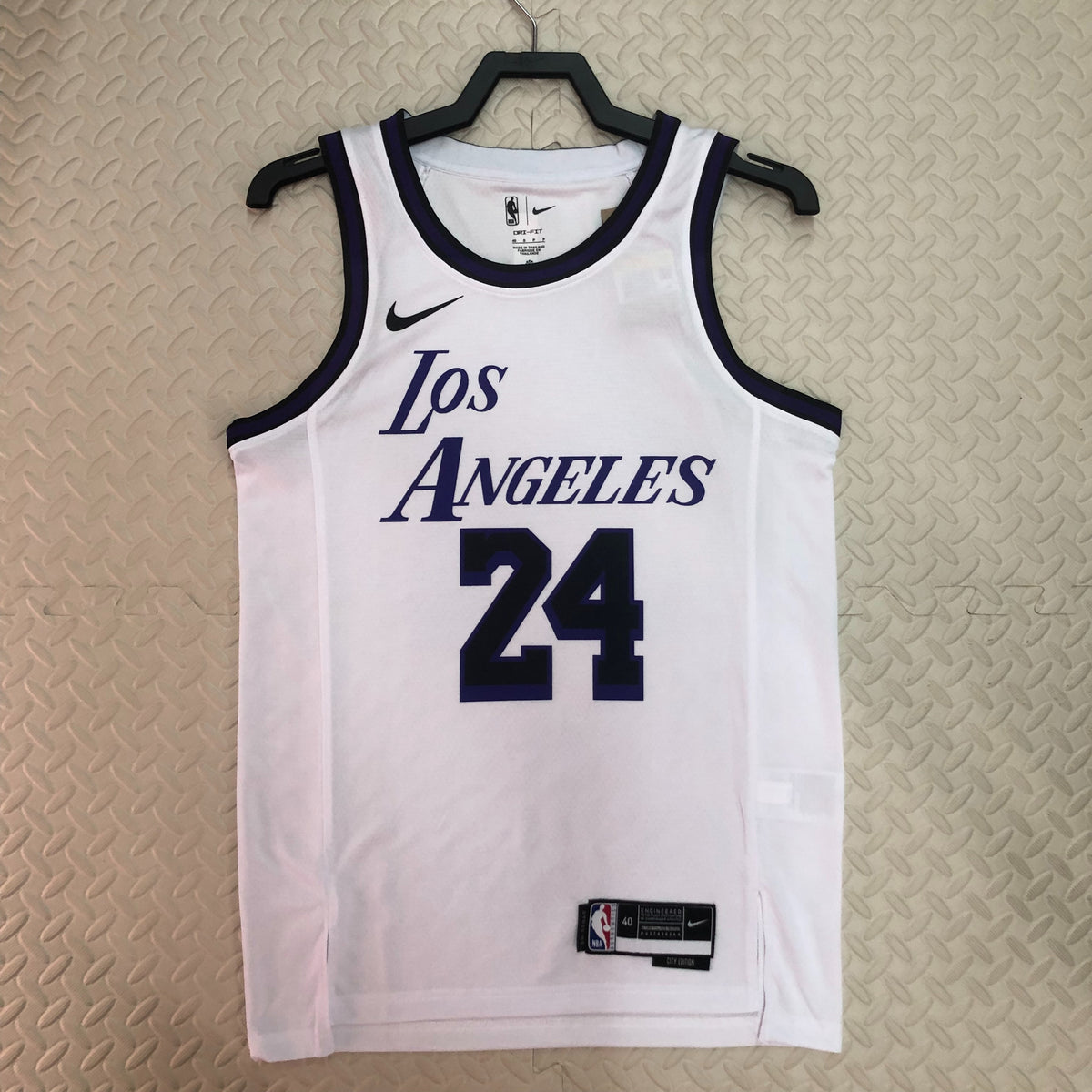 Camiseta retro blanca de los Lakers