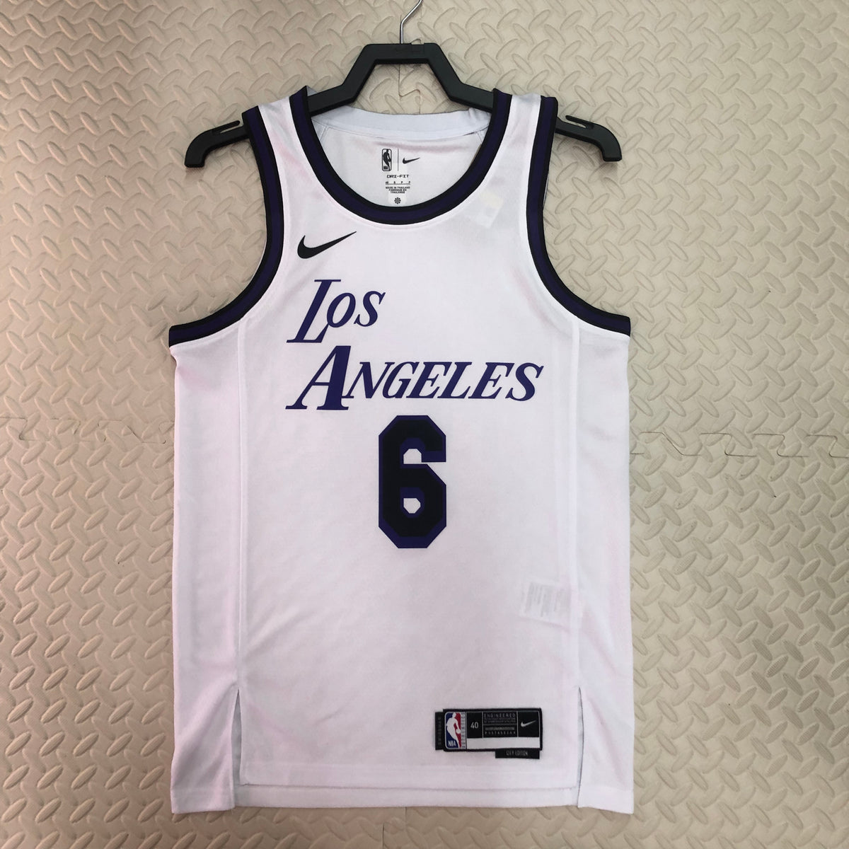 Camiseta retro blanca de los Lakers
