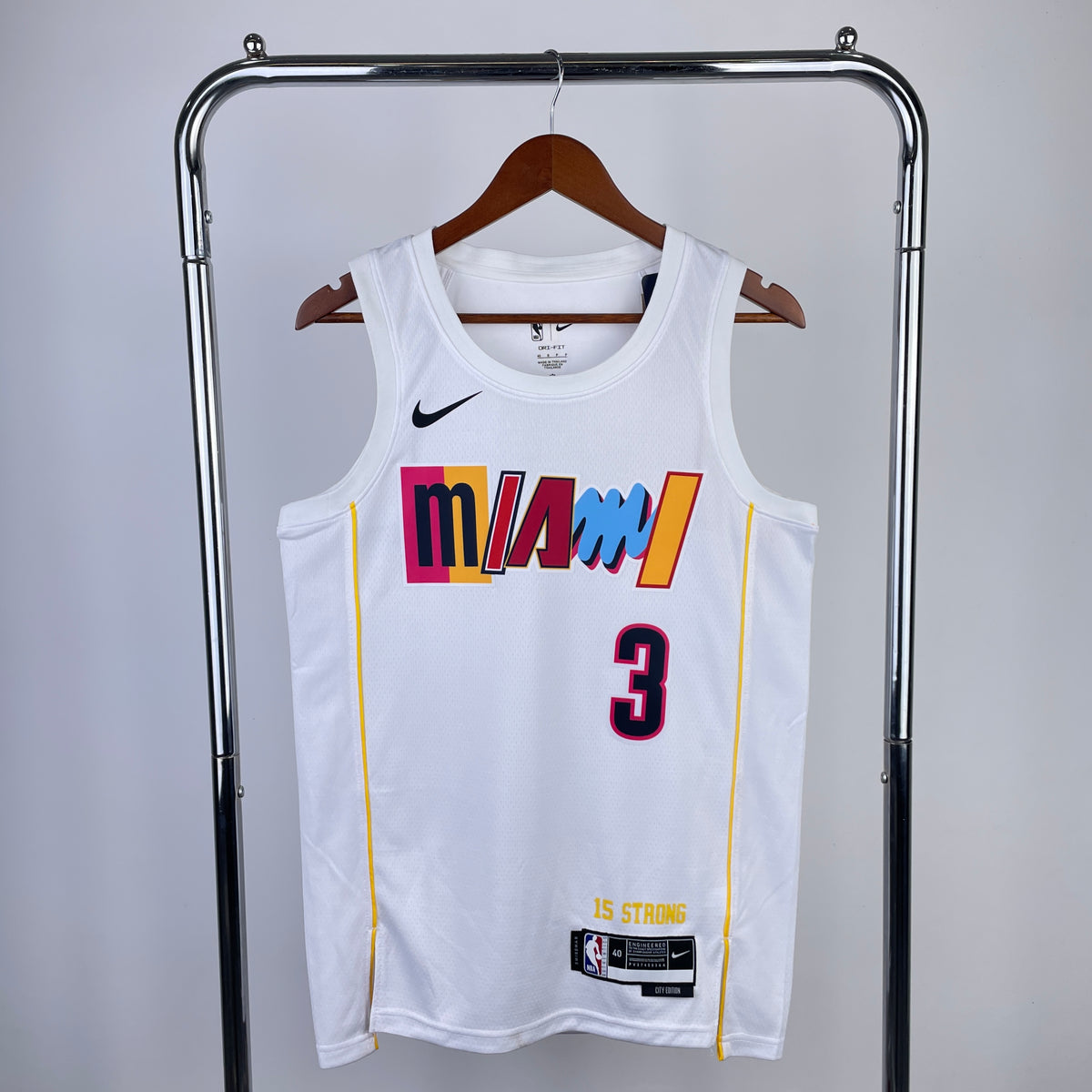 Camiseta blanca especial de Miami