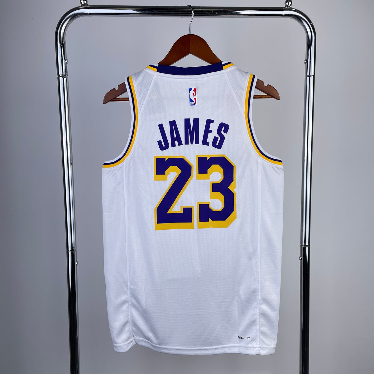 Camiseta sin mangas blanca de los Lakers